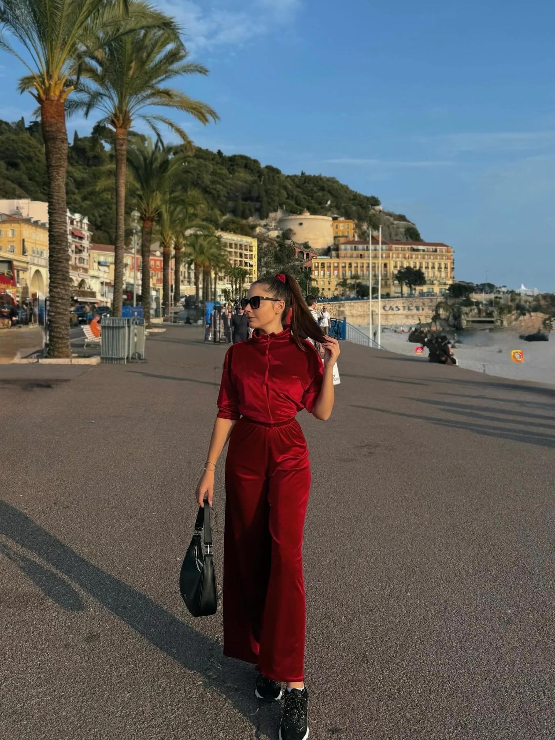 %D0%A1%D0%BF%D0%BE%D1%80%D1%82%D0%BD%D0%BE-%D0%B5%D0%BB%D0%B5%D0%B3%D0%B0%D0%BD%D1%82%D0%B5%D0%BD+%D0%A1%D0%B5%D1%82+%D0%BE%D1%82+2+%D1%87%D0%B0%D1%81%D1%82%D0%B8+%22Red+Velvet%22+Collection